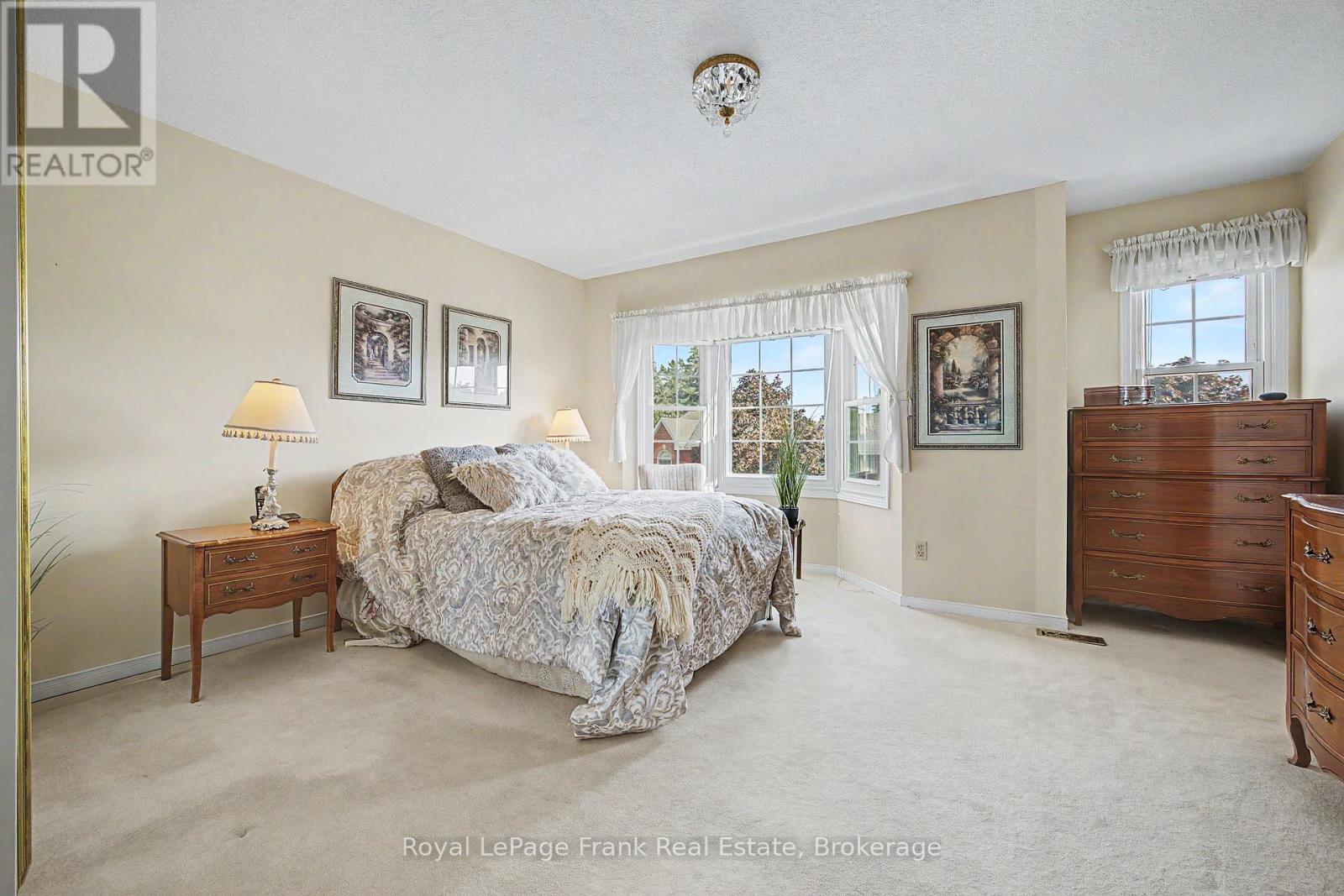 #20 1610 CRAWFORTH STREET - 15