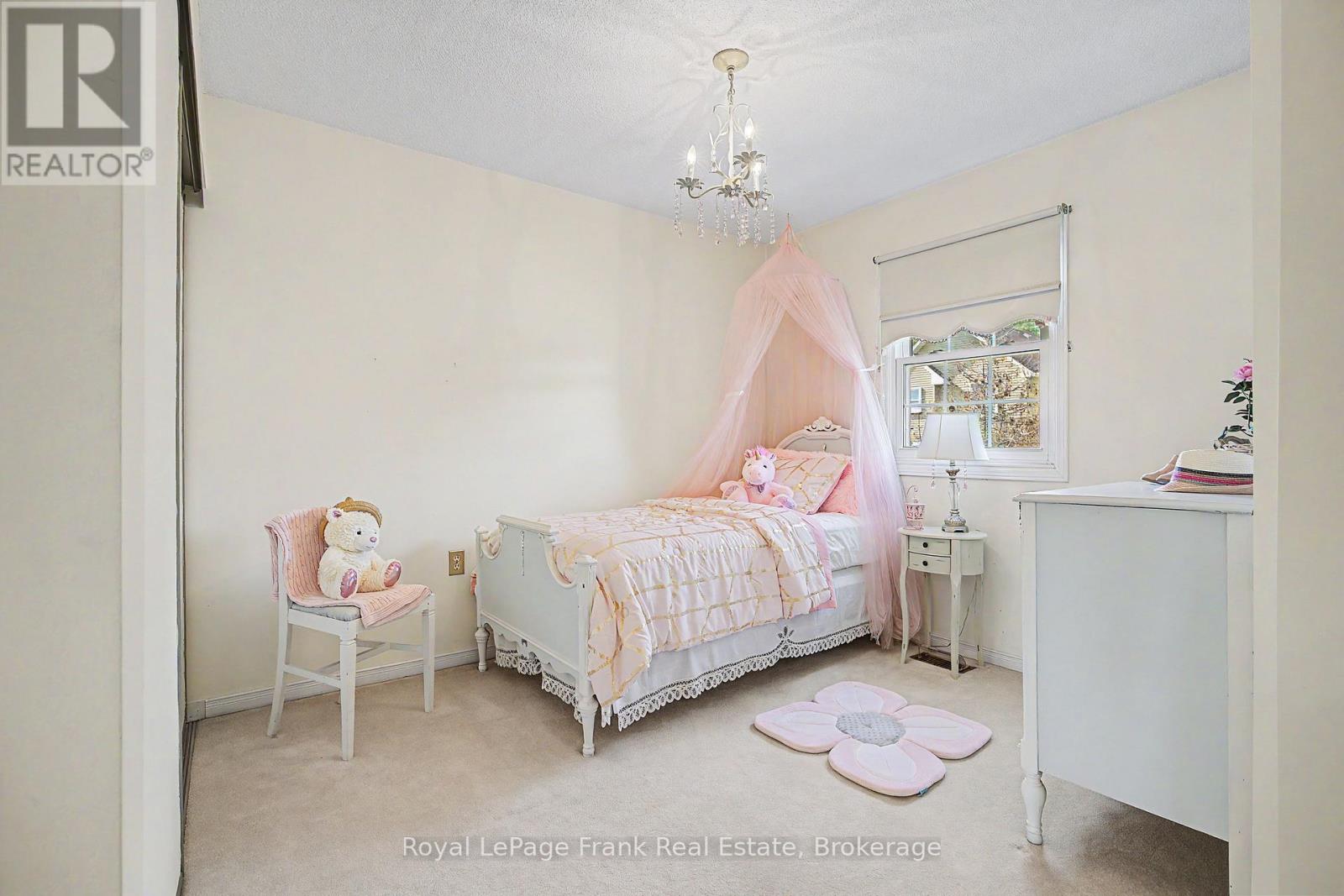 #20 1610 CRAWFORTH STREET - 21