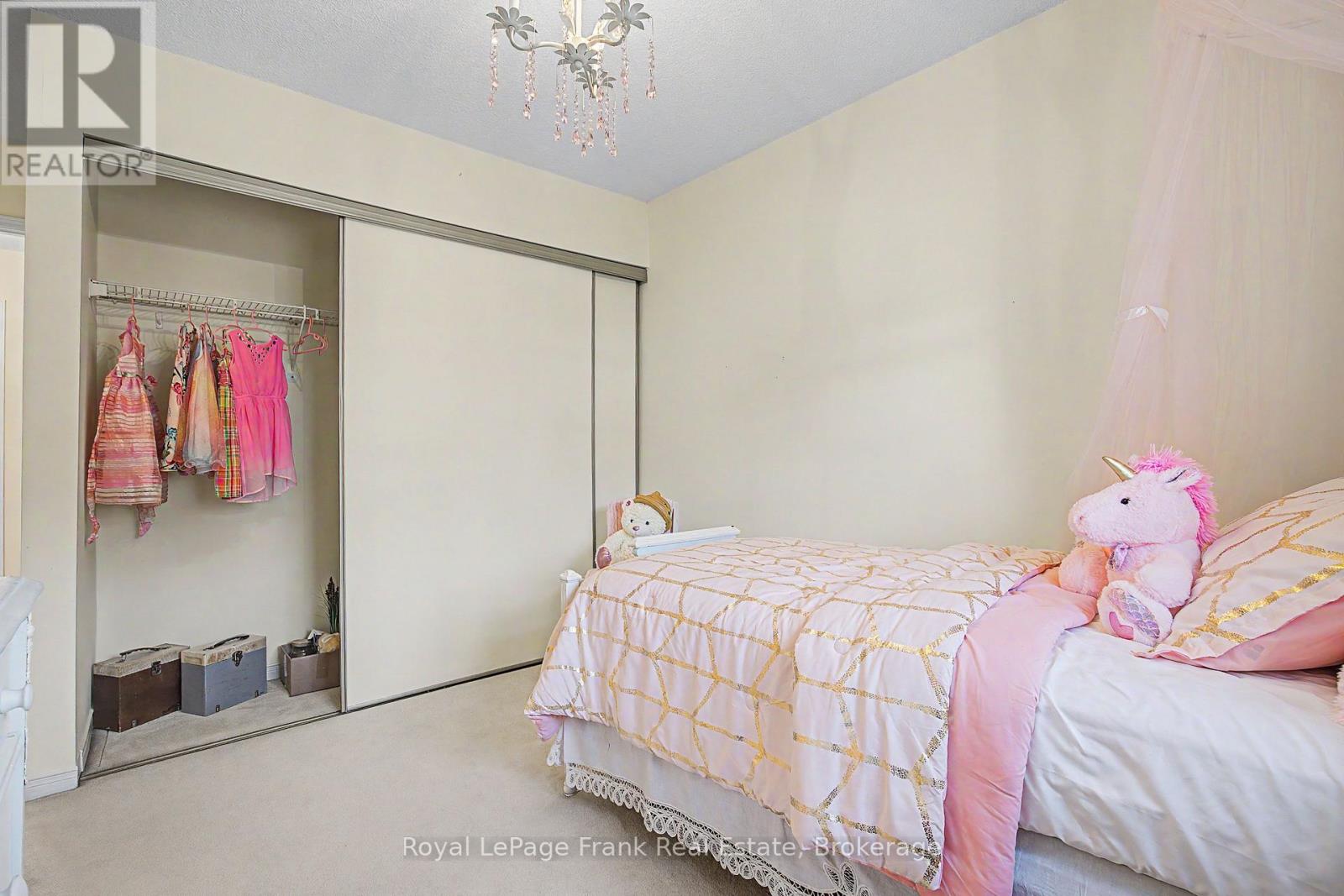 #20 1610 CRAWFORTH STREET - 24