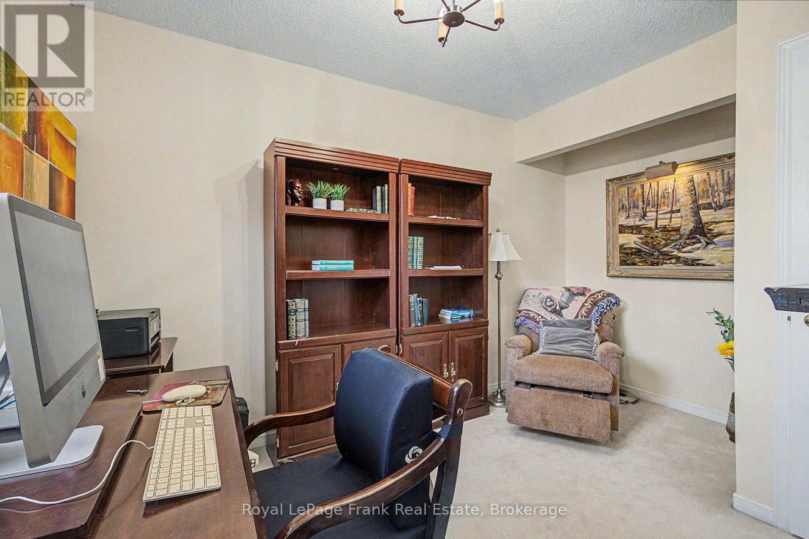 #20 1610 CRAWFORTH STREET - 27
