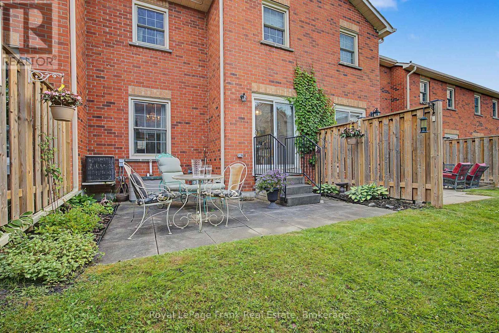 #20 1610 CRAWFORTH STREET - 31