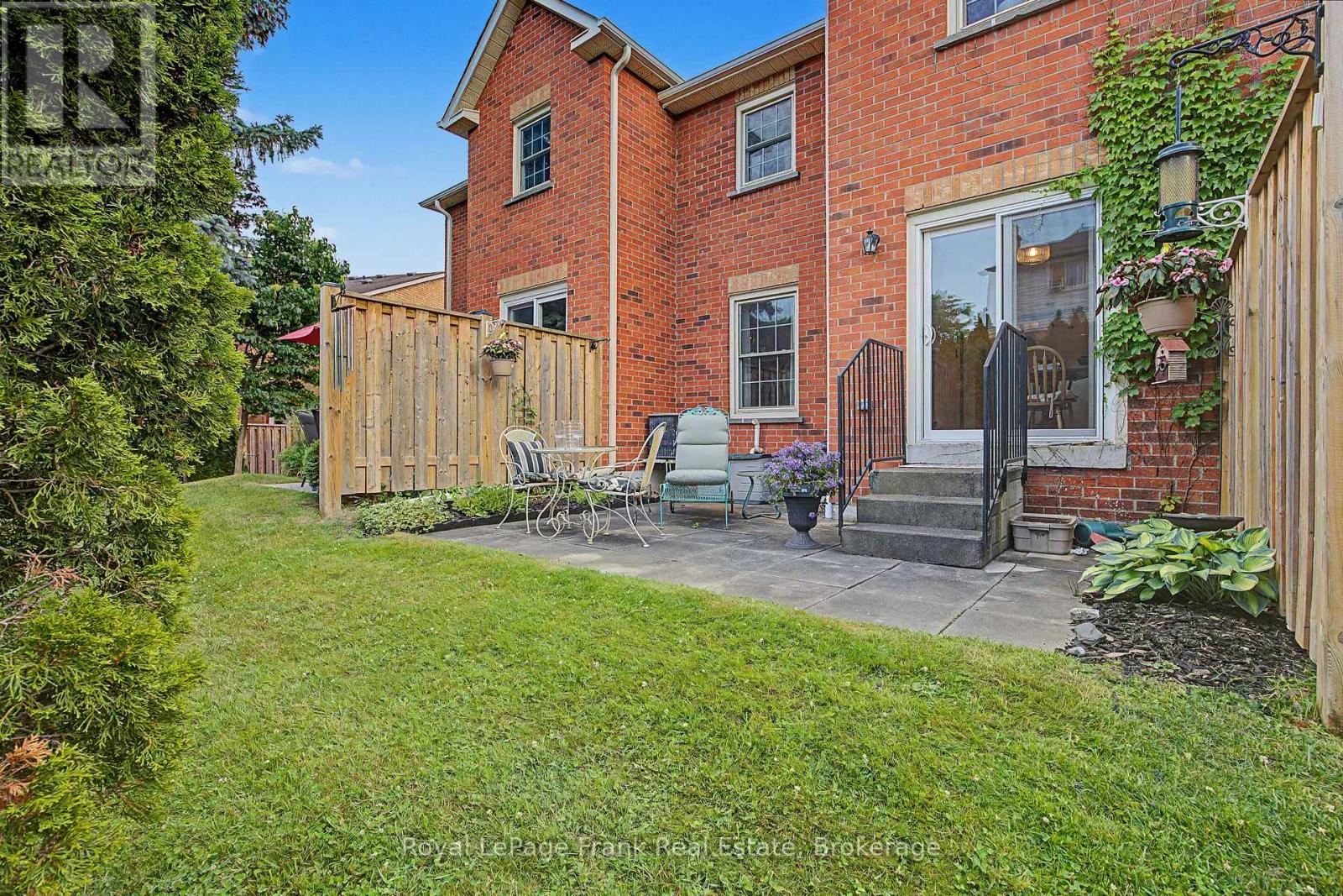 #20 1610 CRAWFORTH STREET - 32