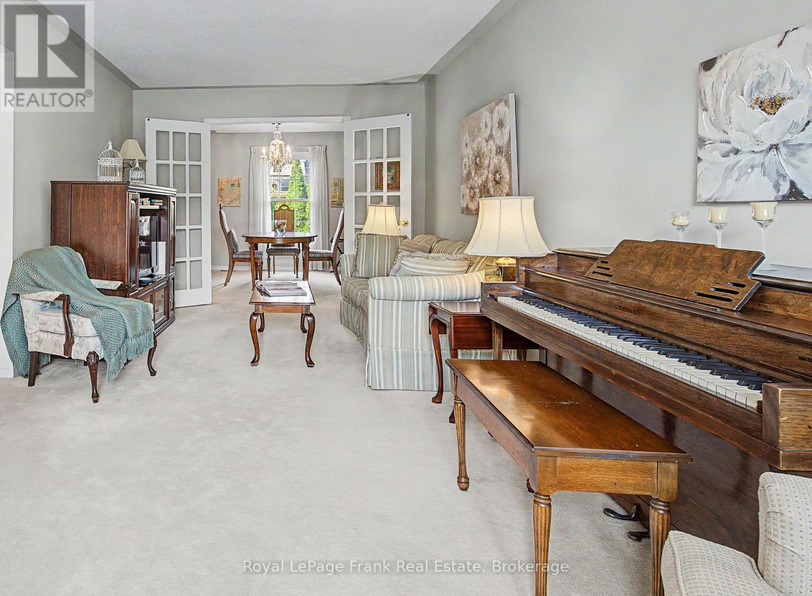 #20 1610 CRAWFORTH STREET - 4