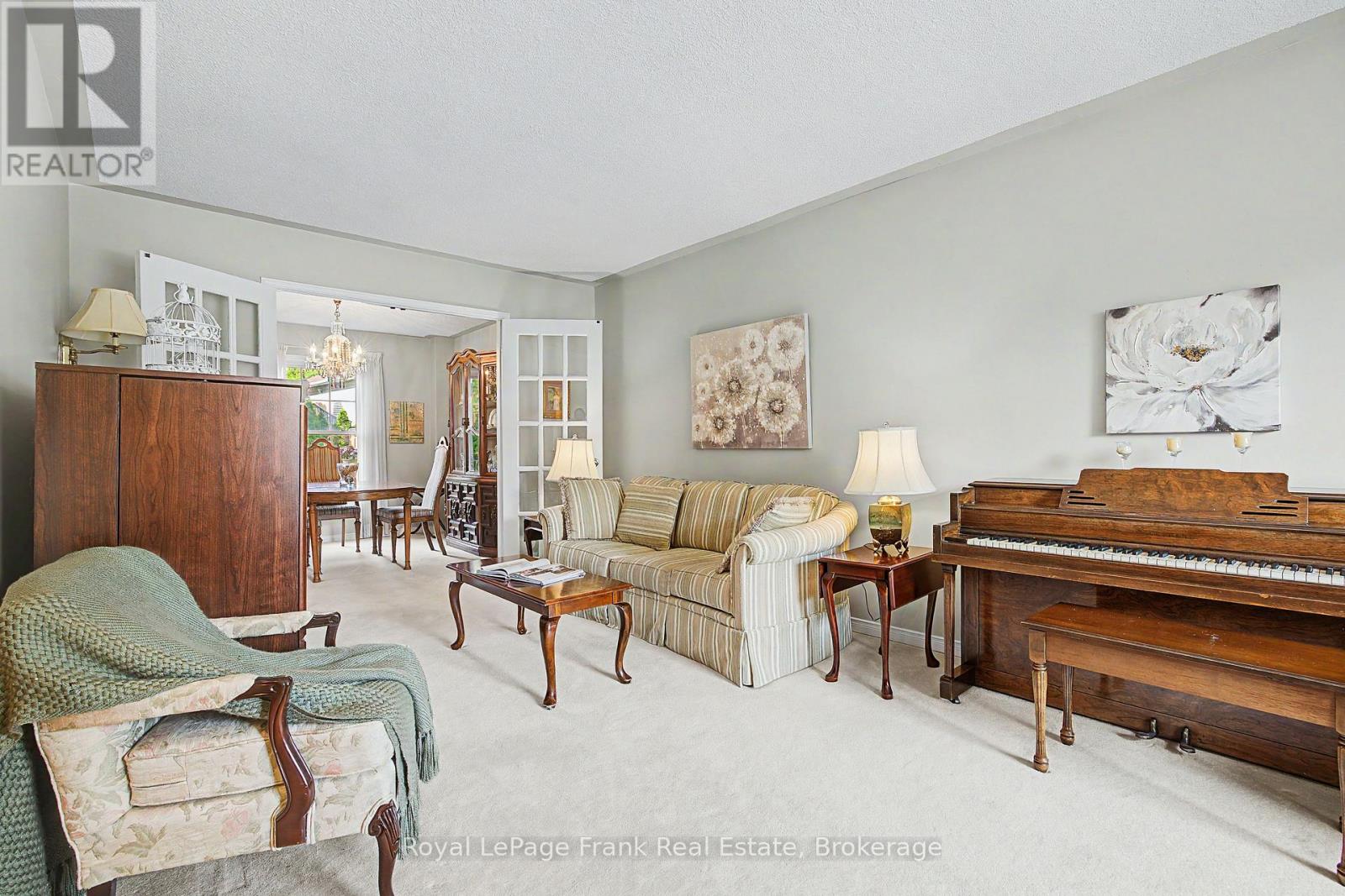 #20 1610 CRAWFORTH STREET - 5