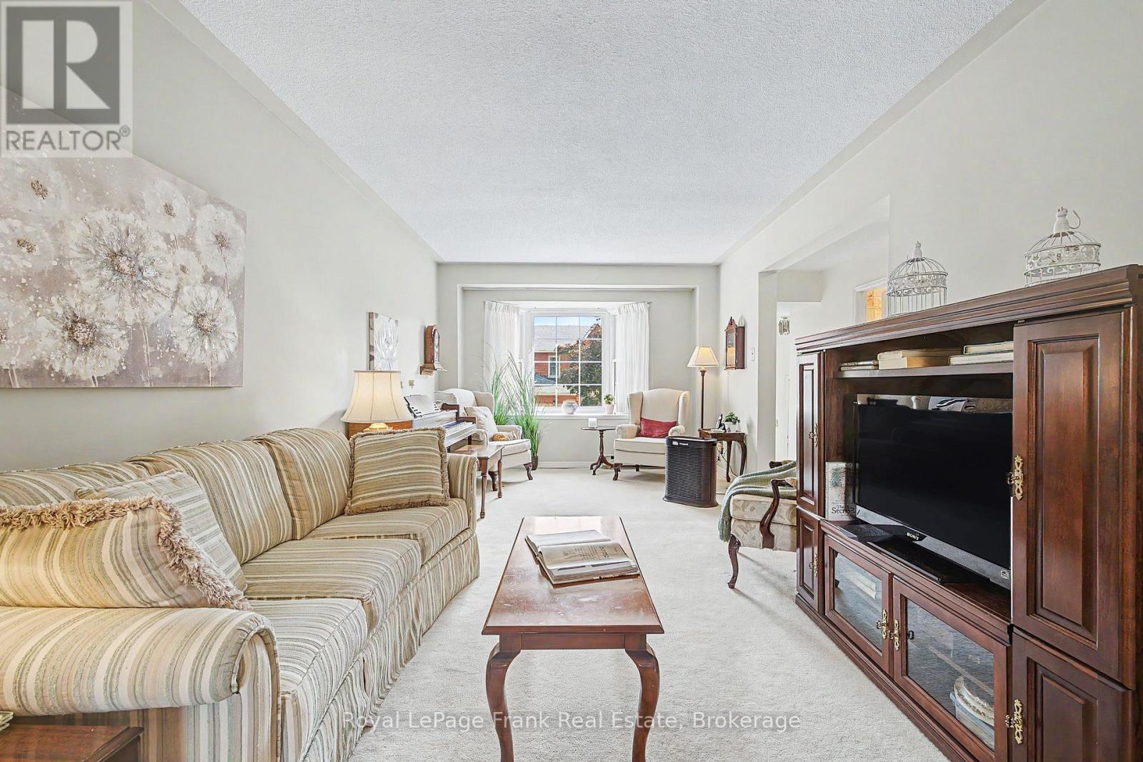 #20 1610 CRAWFORTH STREET - 6