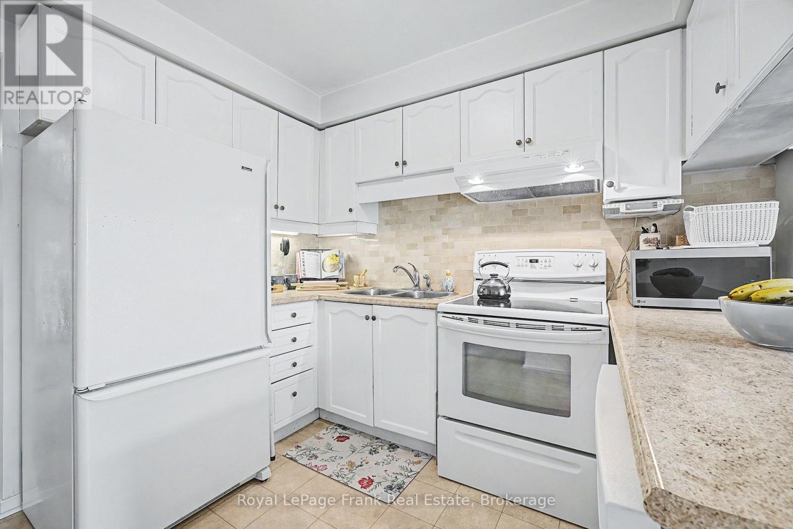 #20 1610 CRAWFORTH STREET - 8