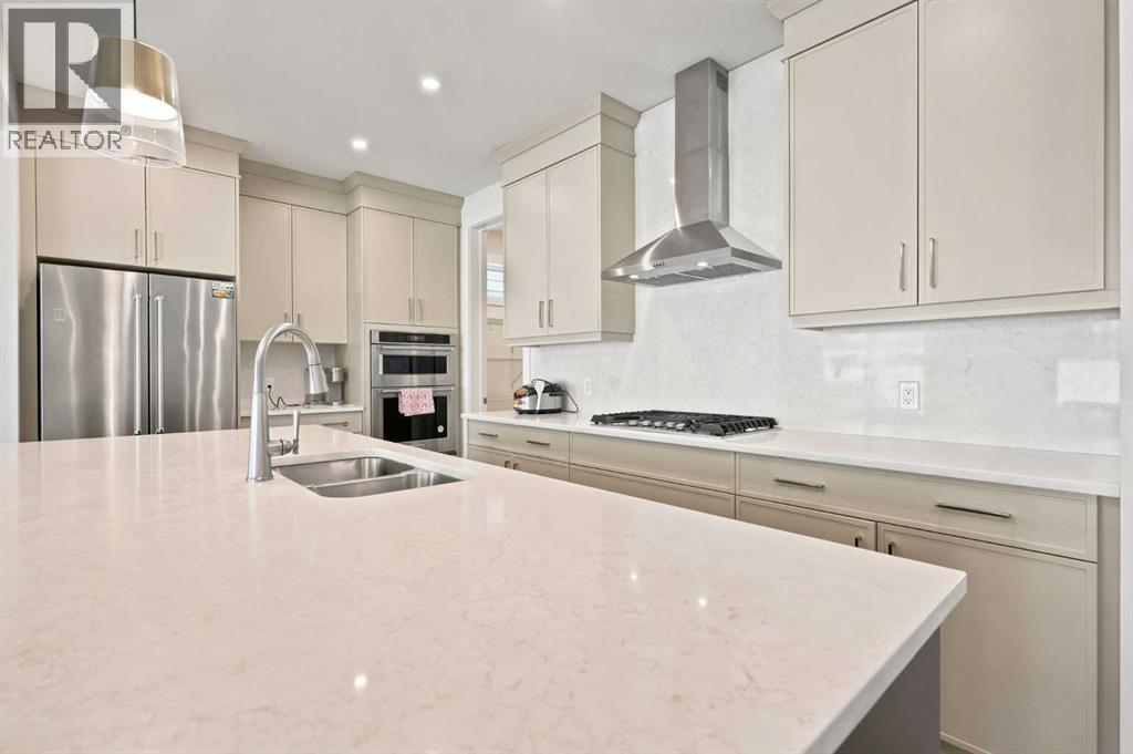 7164 11 Avenue SW — photo 11