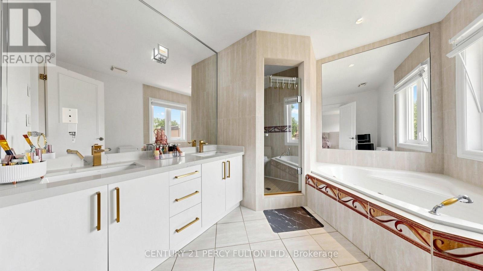 372B HOUNSLOW AVENUE - Image 24