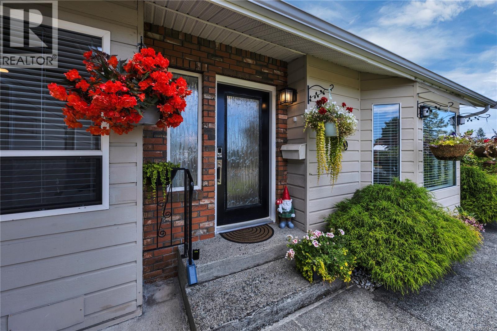 6279 Blueback Rd, Nanaimo — photo 3