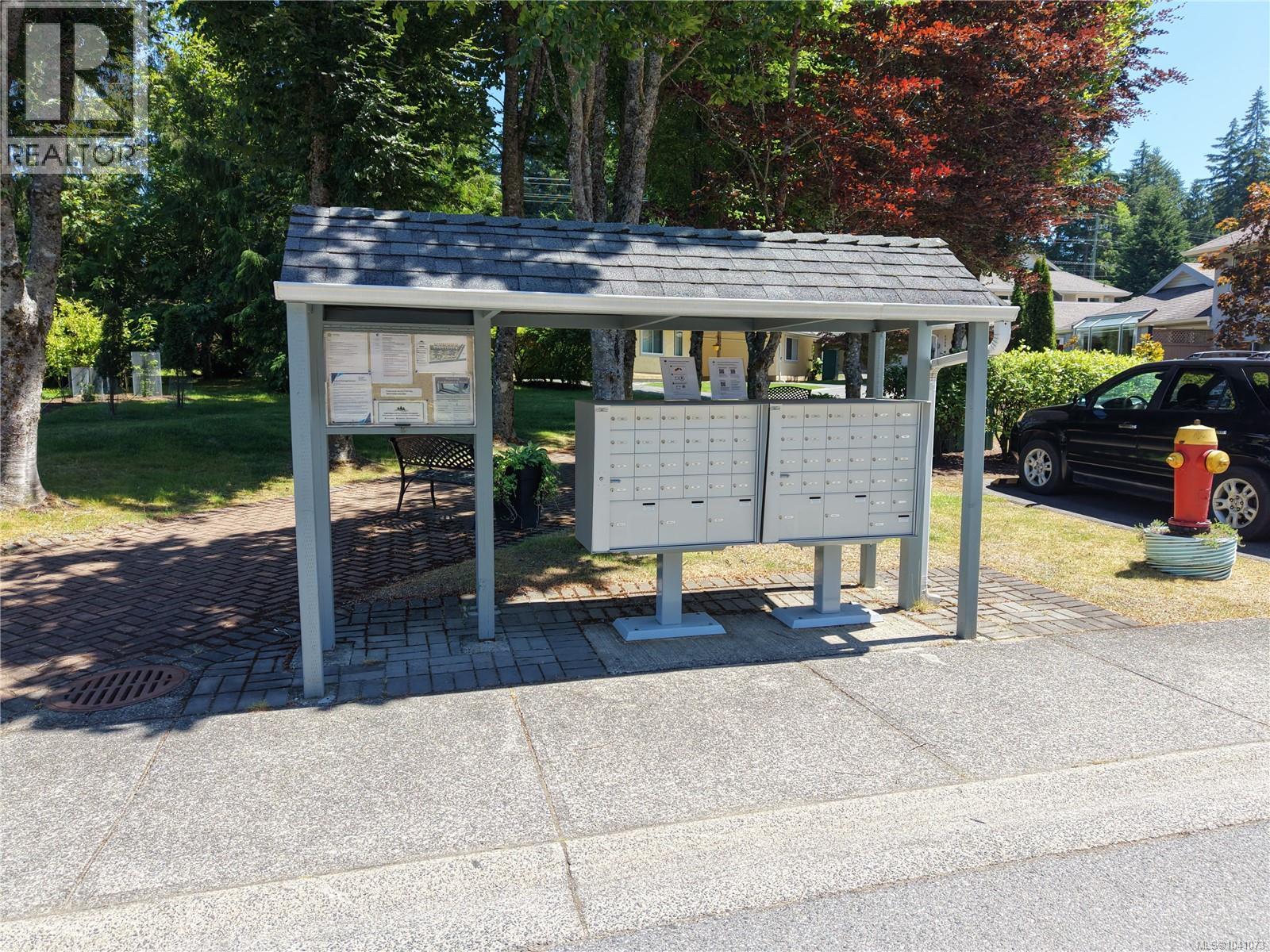 6066 Lionel Cres - 39