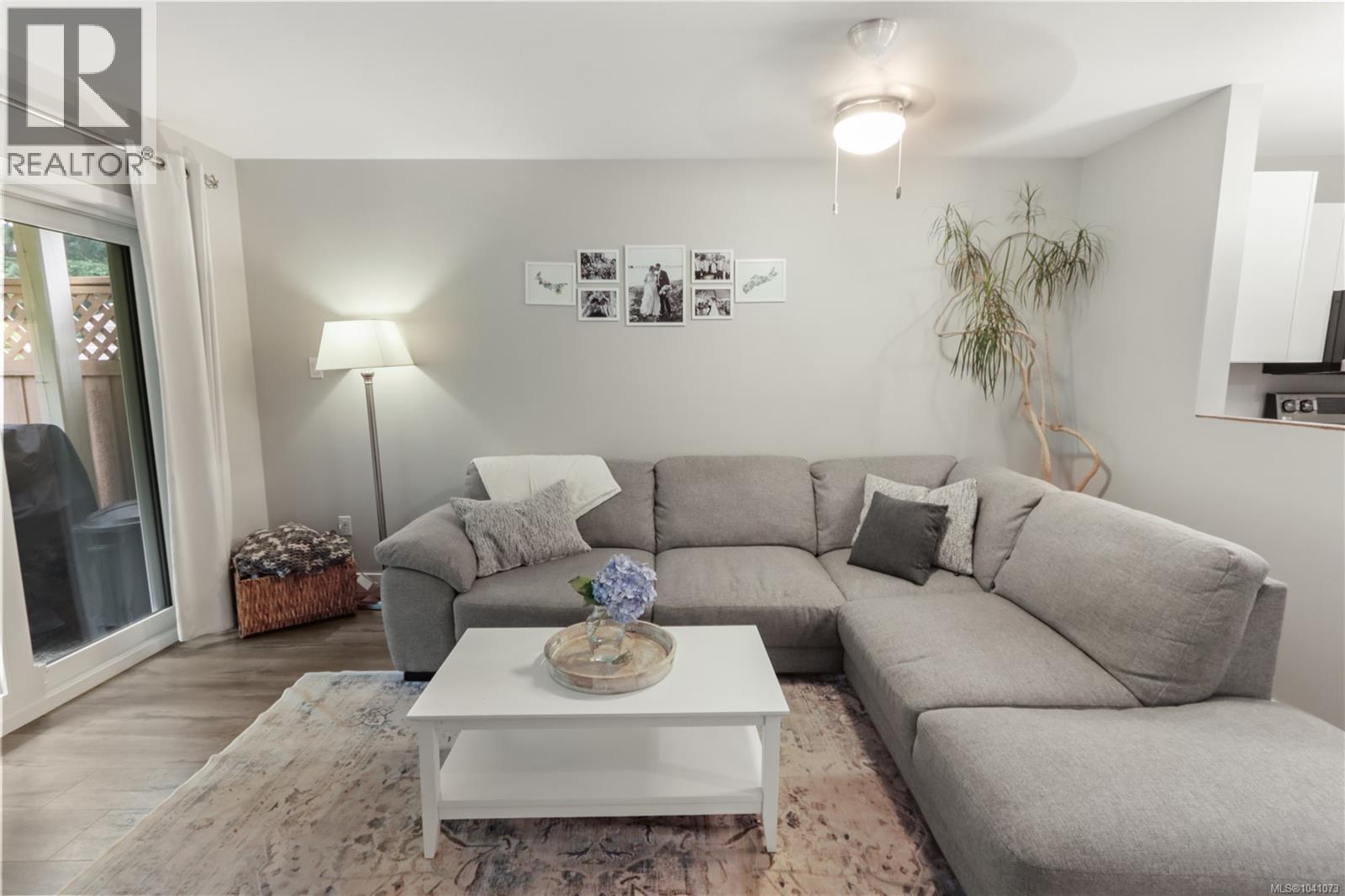 6066 Lionel Cres - 8