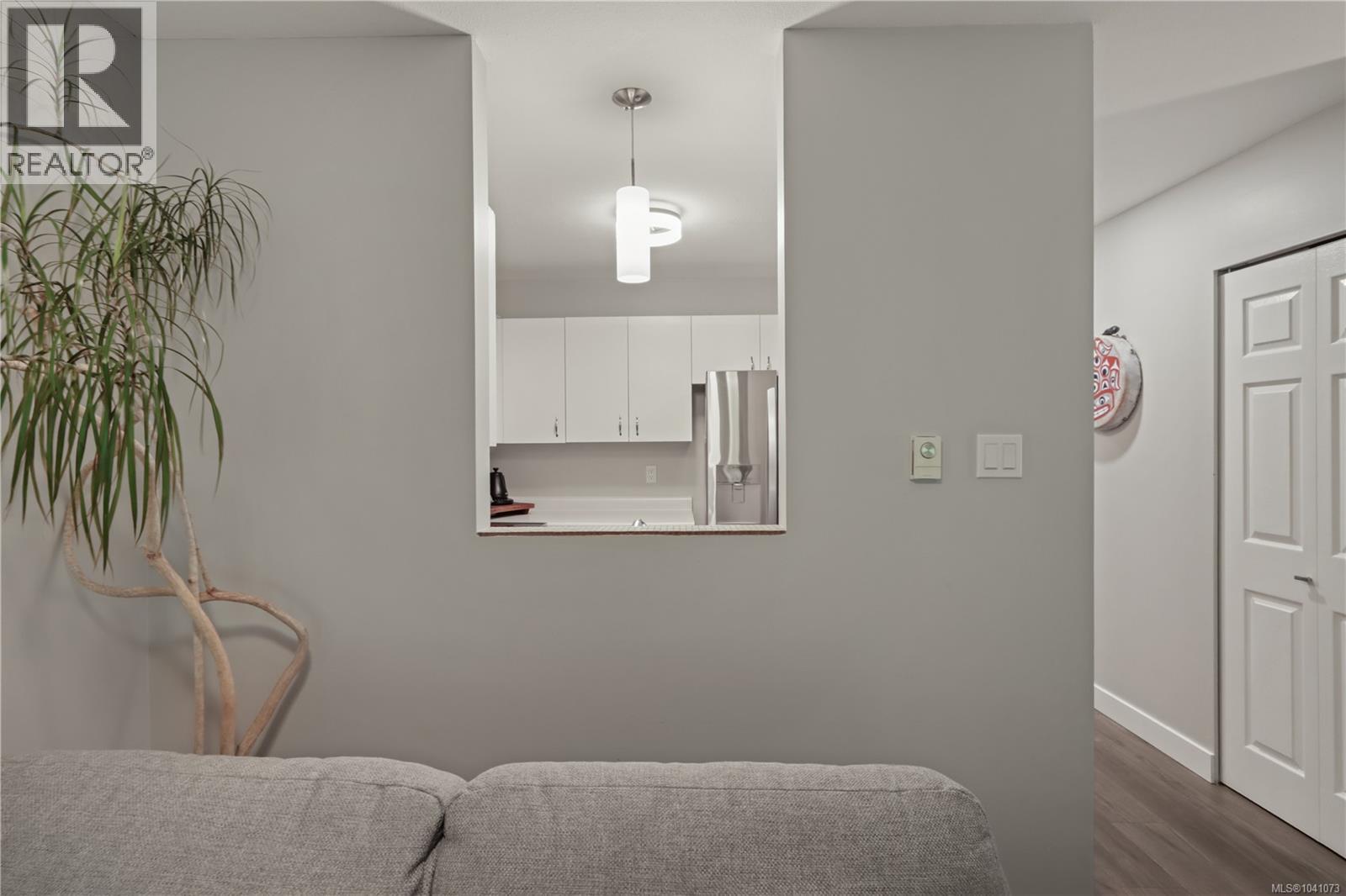 6066 Lionel Cres - 15