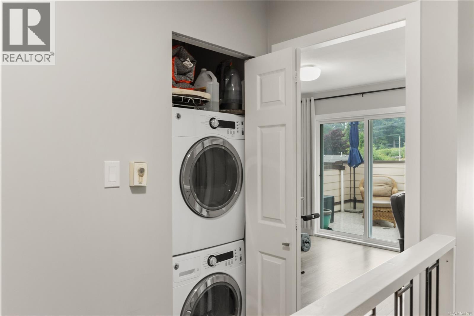 6066 Lionel Cres - 29