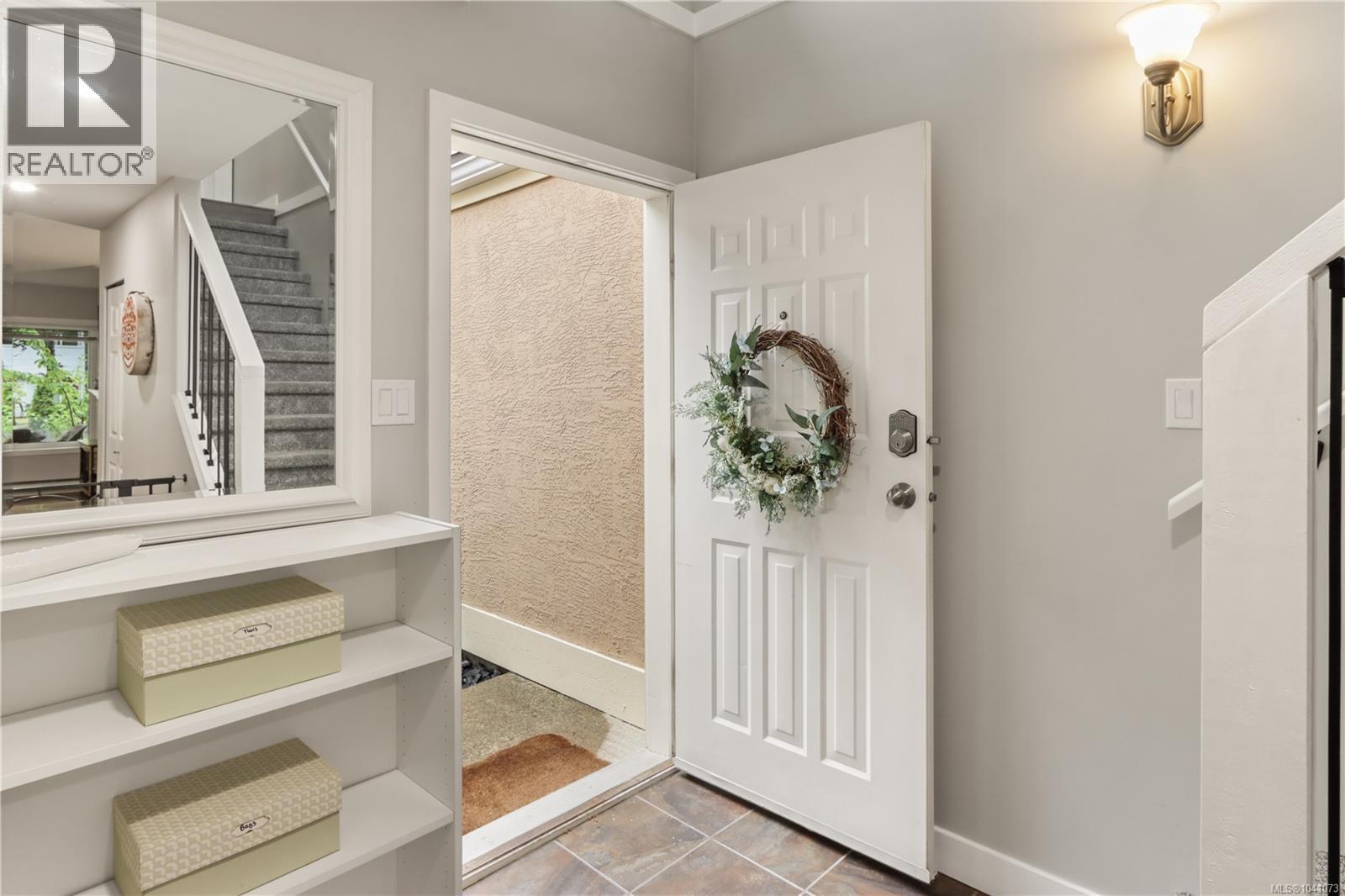 6066 Lionel Cres - 4