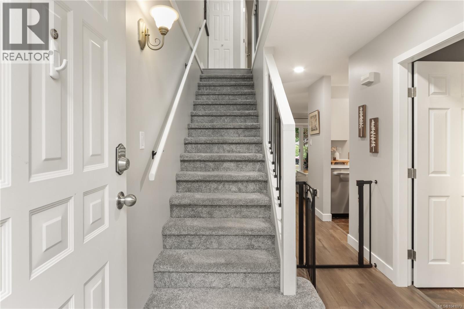 6066 Lionel Cres - 5