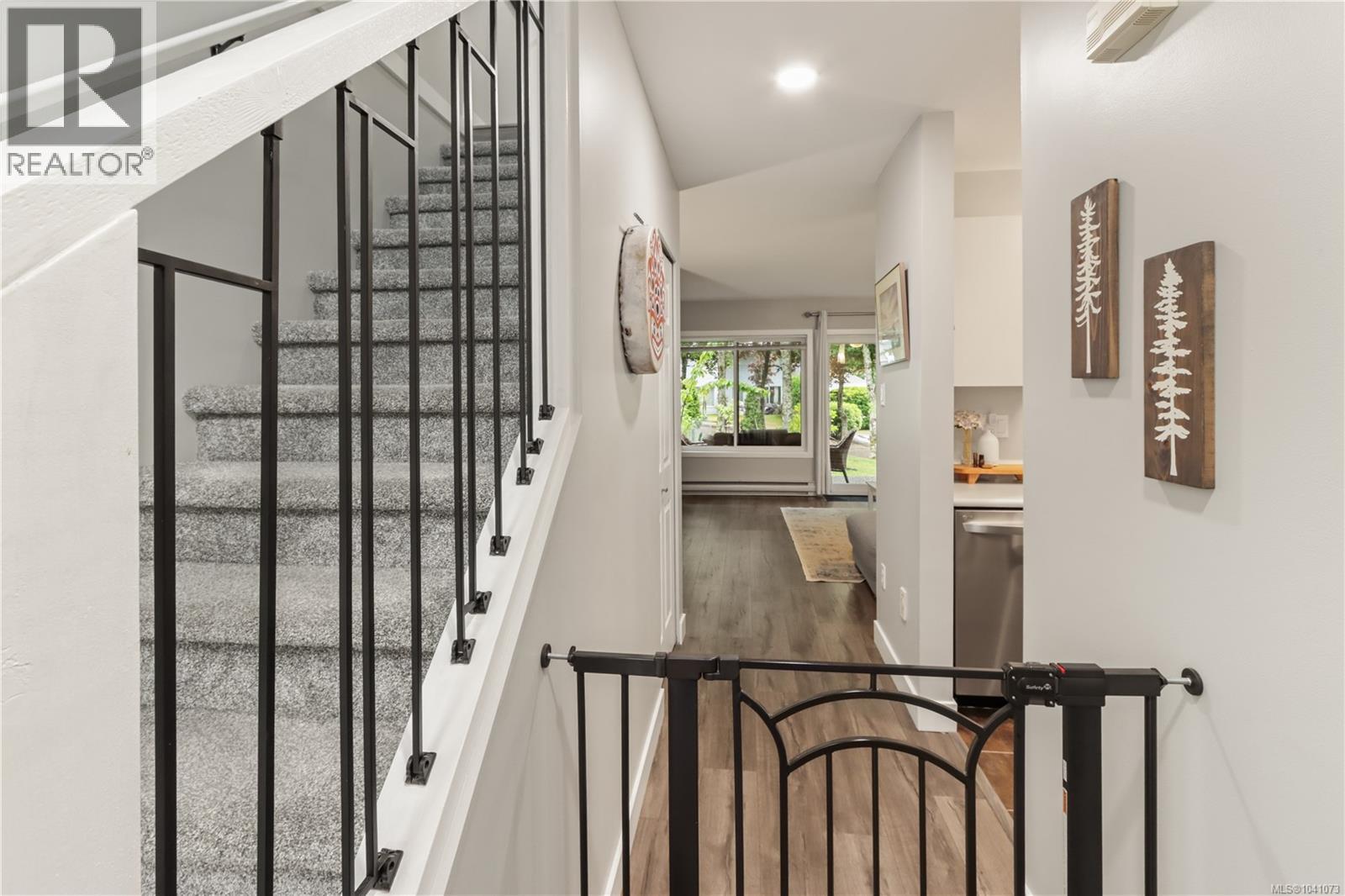 6066 Lionel Cres - 16