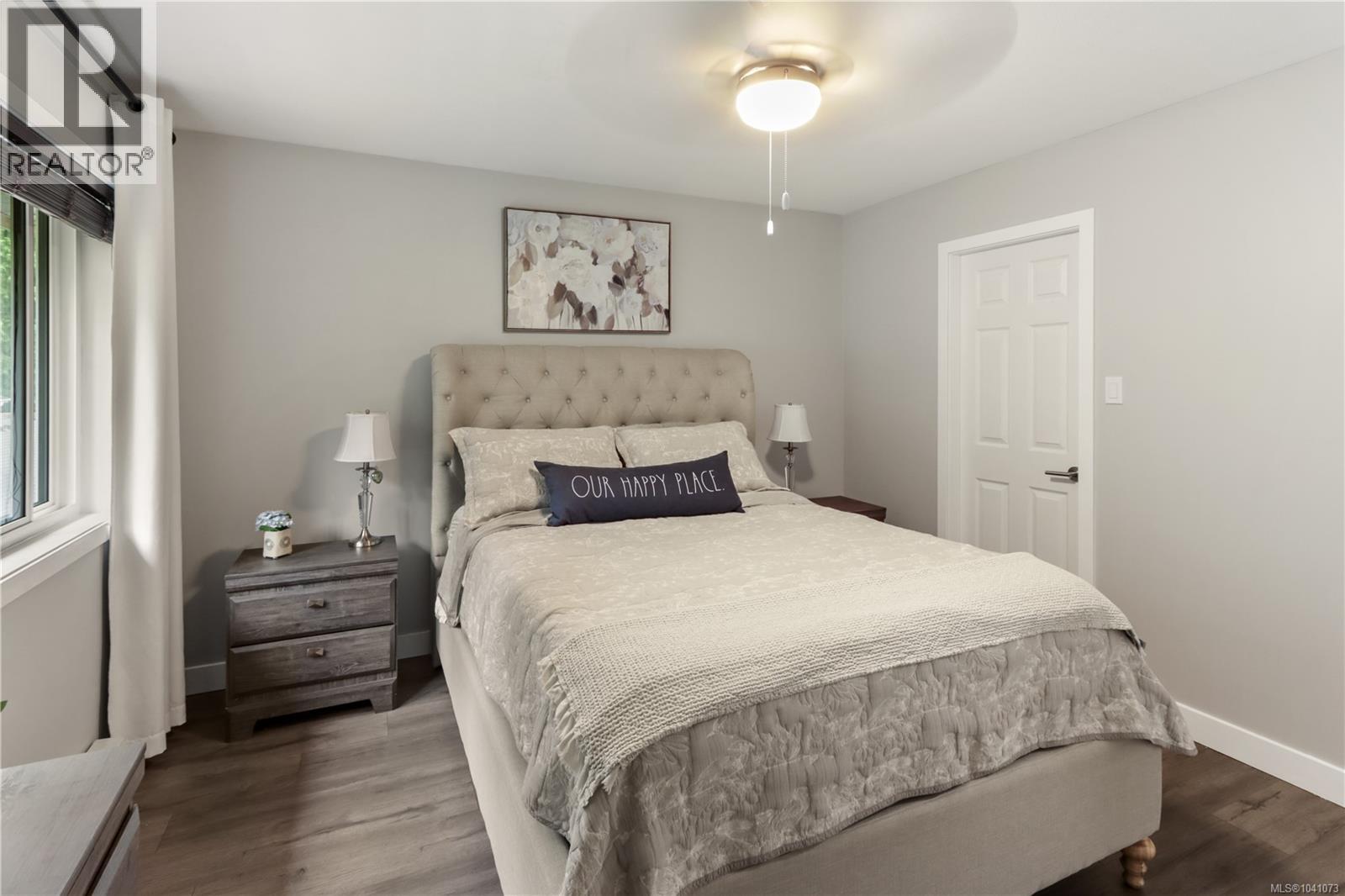 6066 Lionel Cres - 24