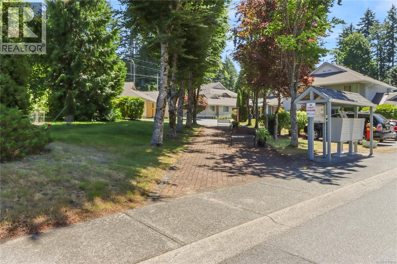 6066 Lionel Cres - 55