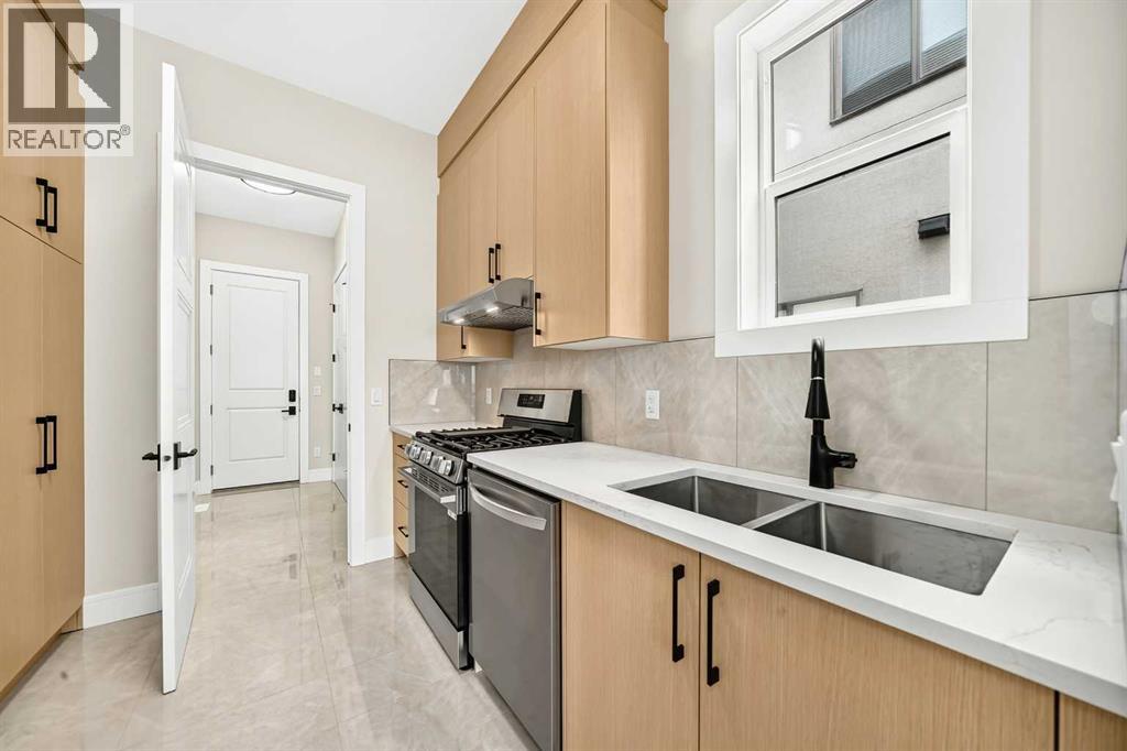 2049 Waterbury Road W - 8