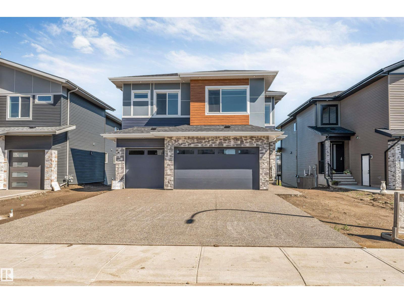 2734 64 Ave NE - 1
