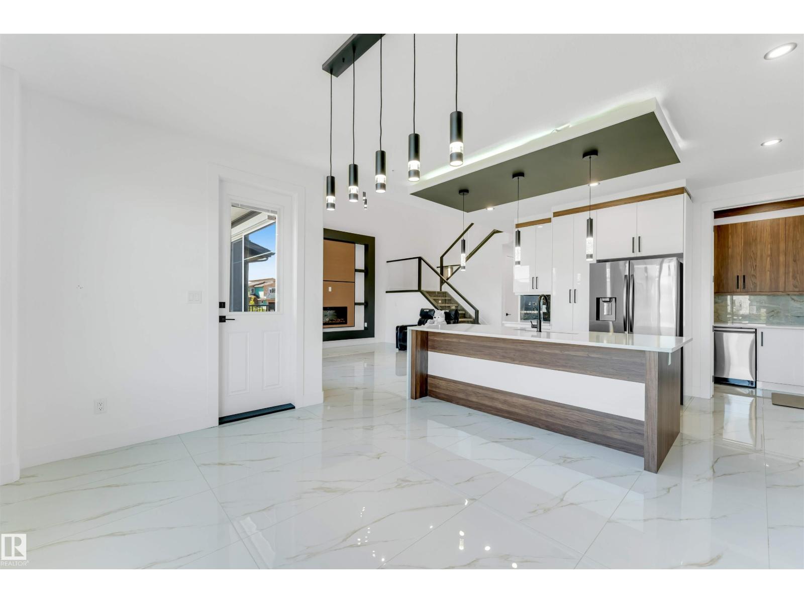 2734 64 Ave NE - 10