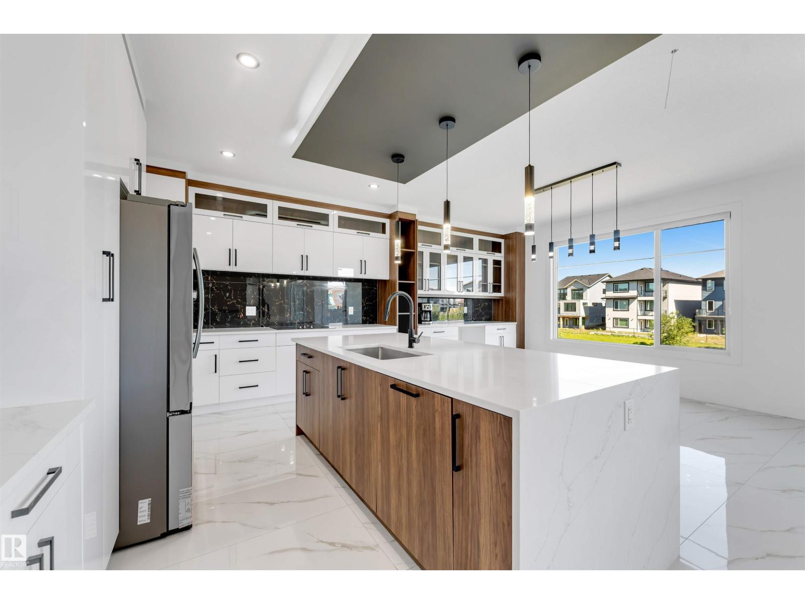 2734 64 Ave NE - 11