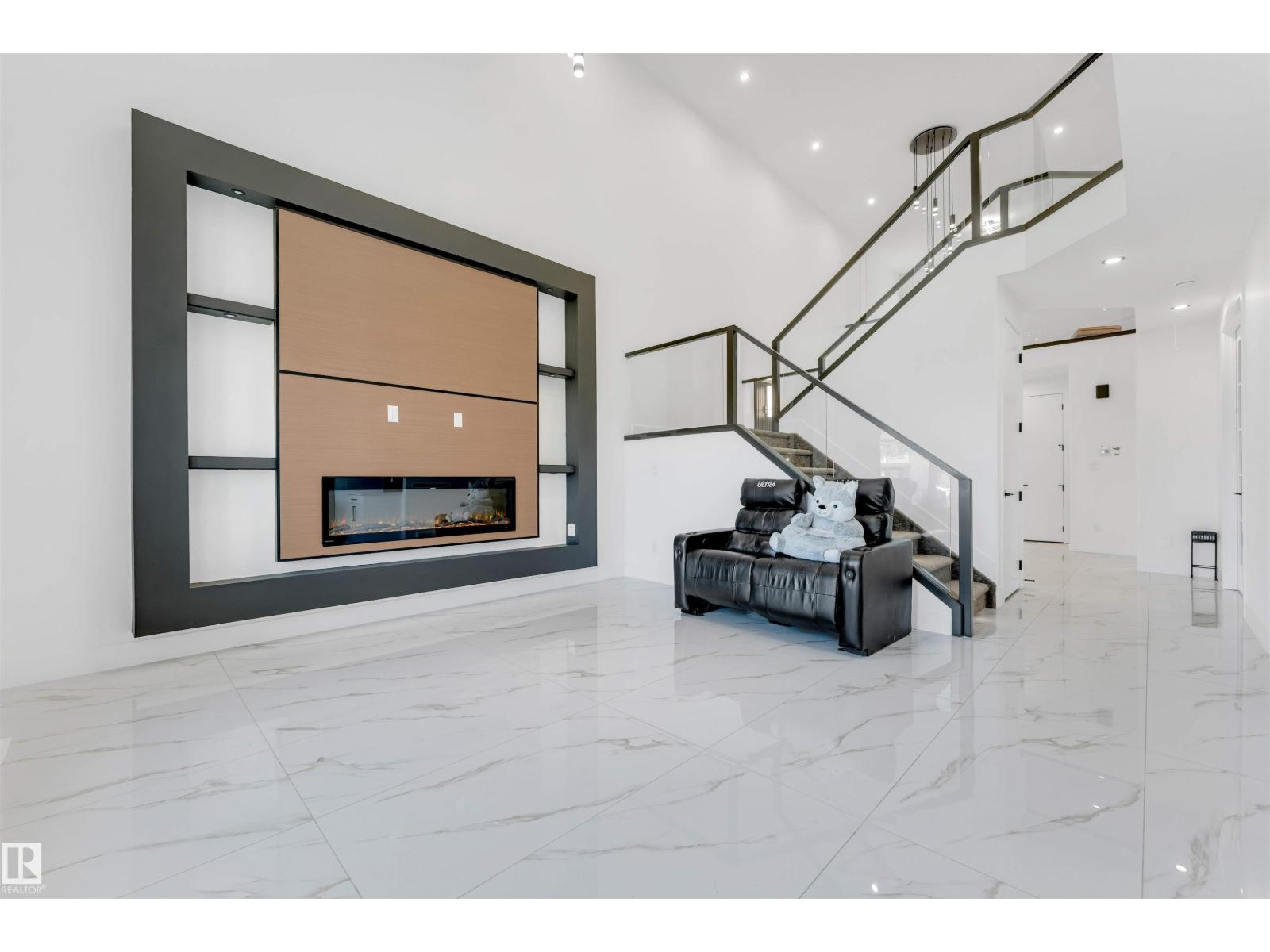 2734 64 Ave NE - 2