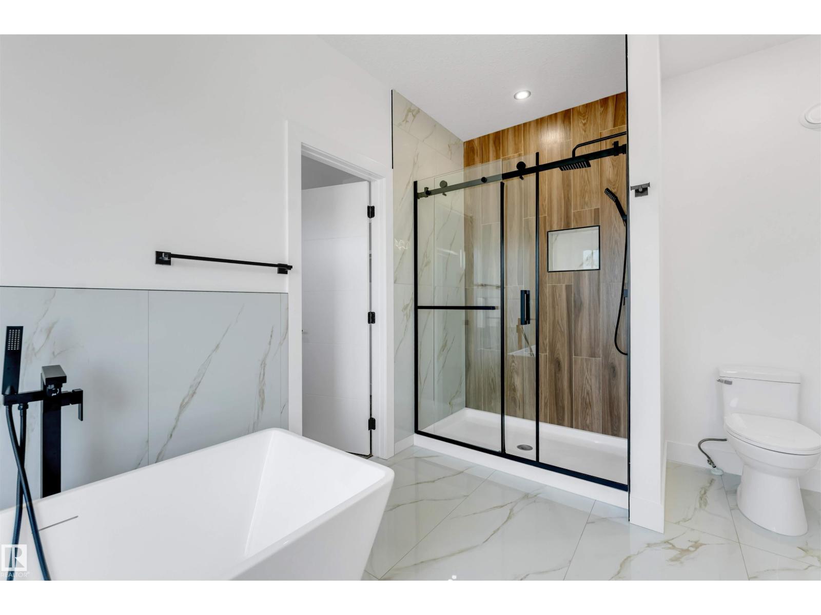 2734 64 Ave NE - 32