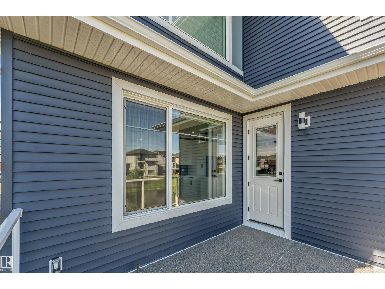2734 64 Ave NE - 64