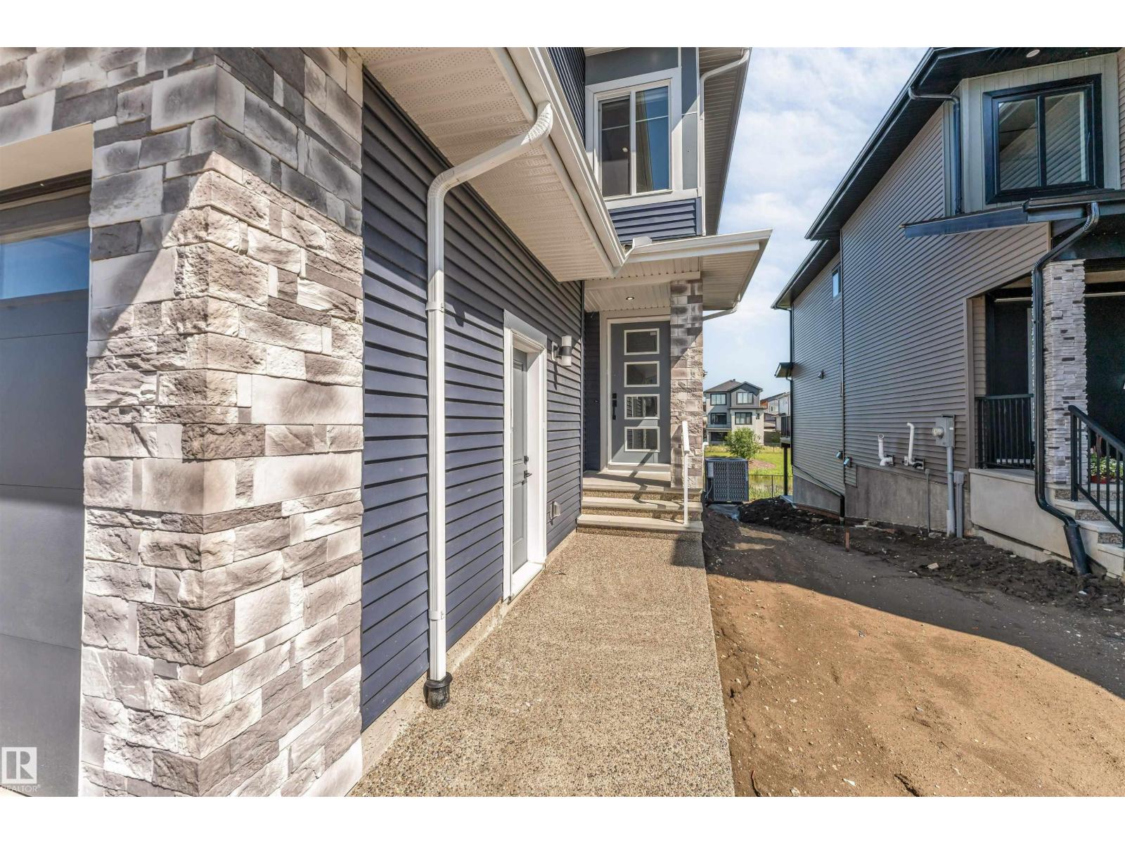 2734 64 Ave NE - 65