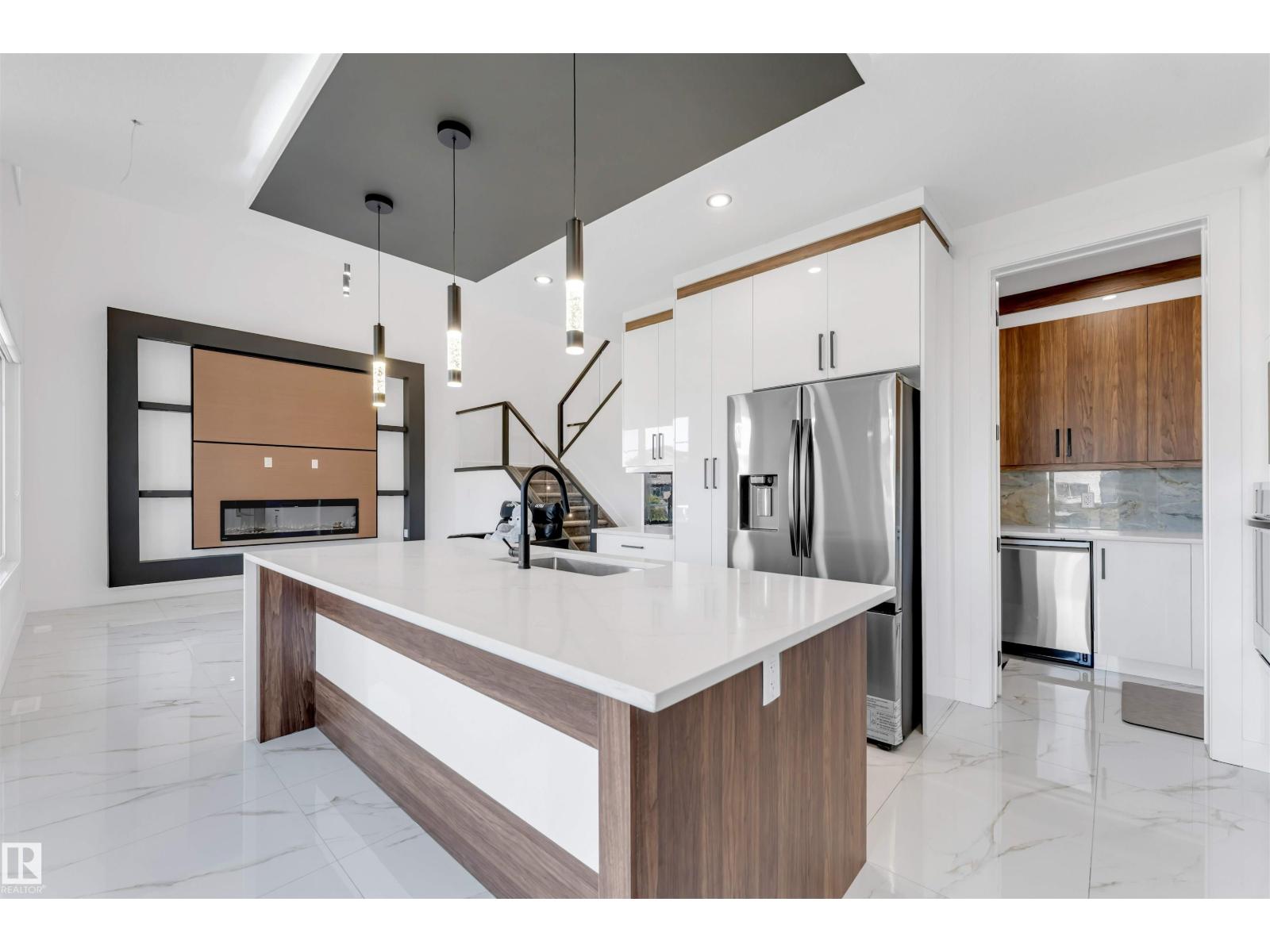 2734 64 Ave NE - 8