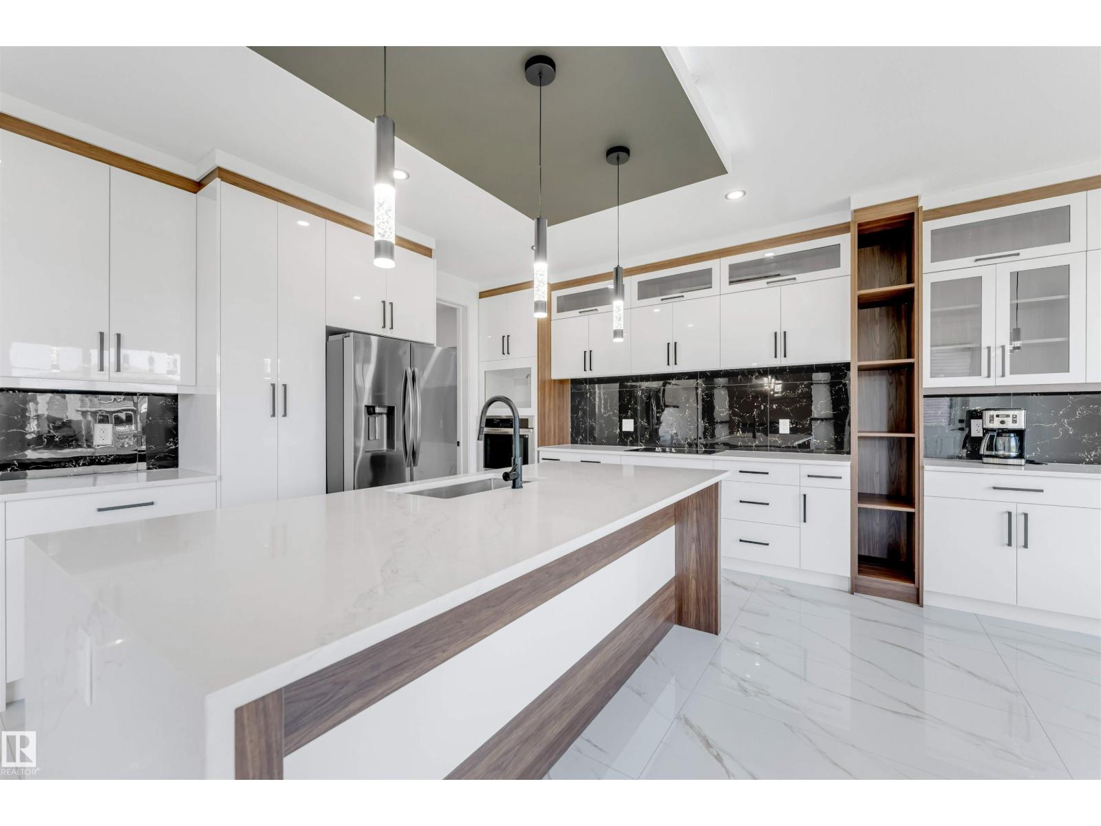 2734 64 Ave NE - 9