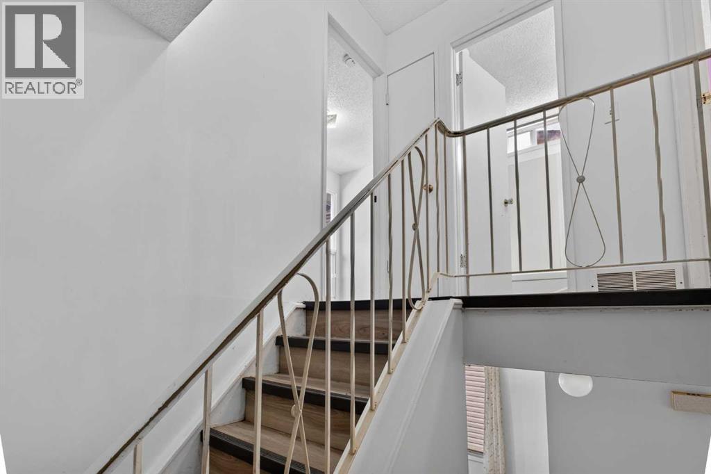 558 Whitehill Place NE - 13