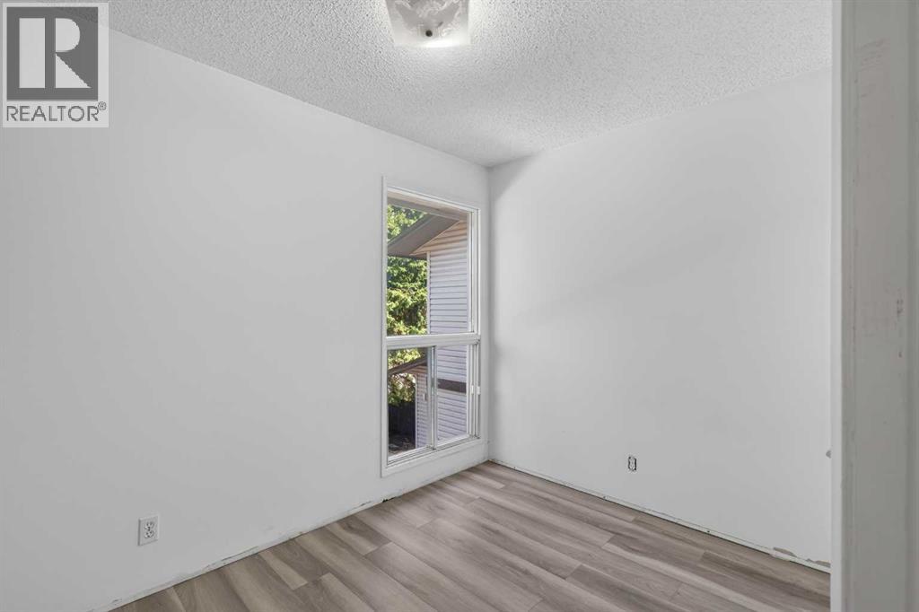 558 Whitehill Place NE - 16