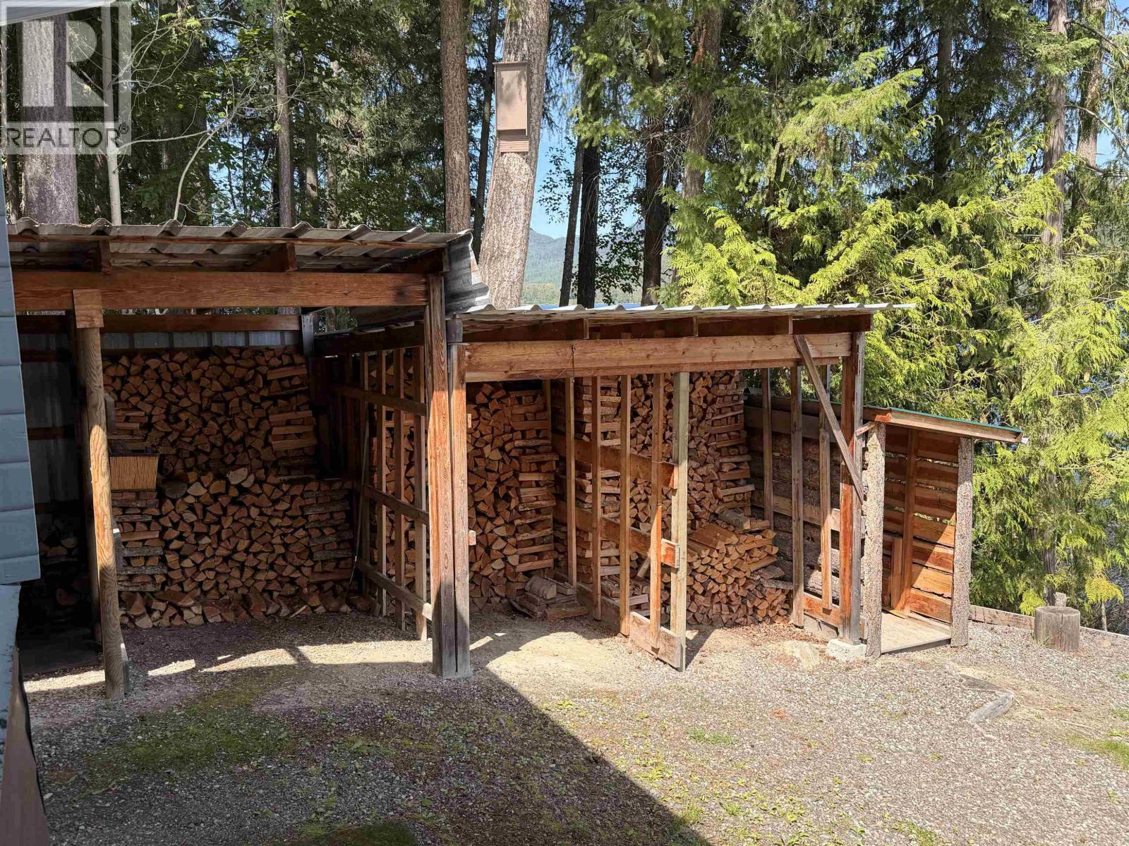 9045 S MAHOOD LAKE ROAD - 39