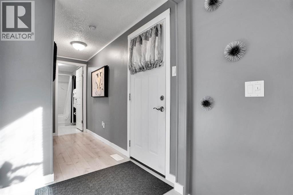 208, 3223 83 Street NW - 27