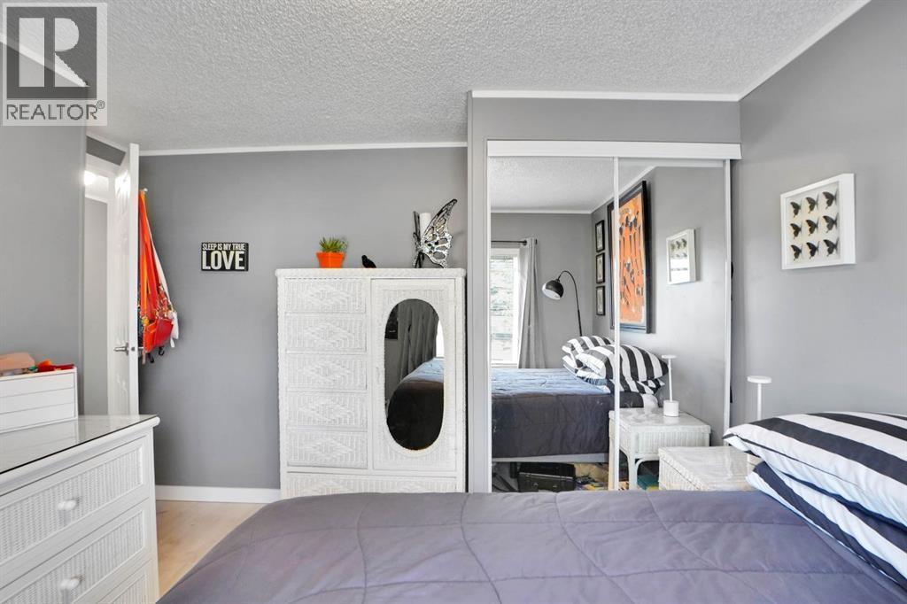 208, 3223 83 Street NW - 21