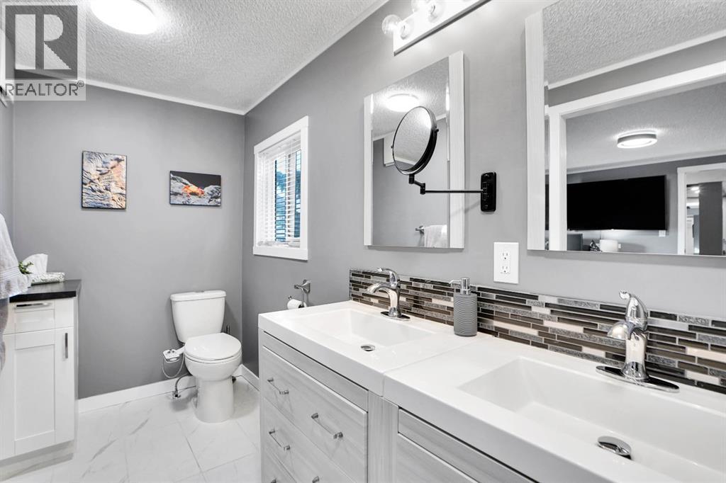 208, 3223 83 Street NW - 24