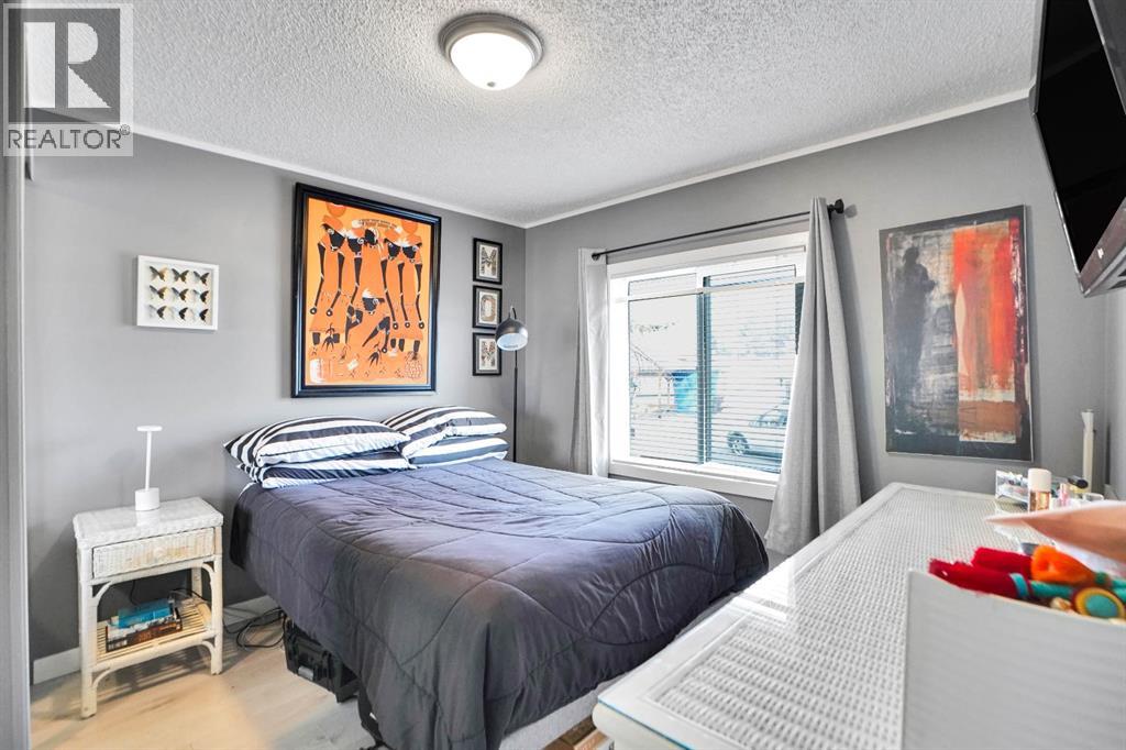 208, 3223 83 Street NW - 30