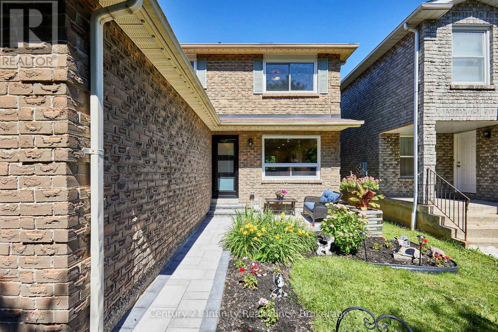 113 DANIELS CRESCENT - 3