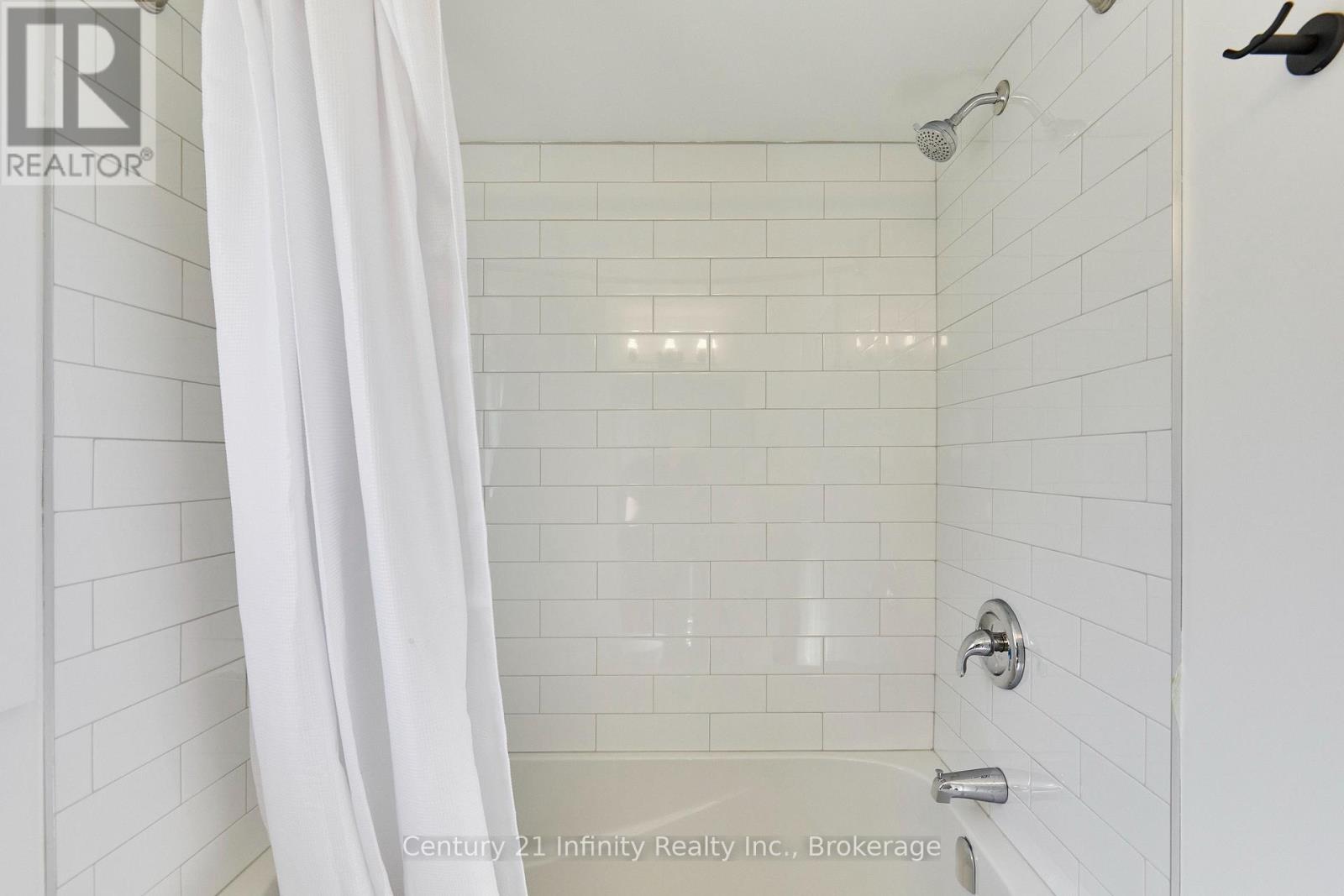 113 DANIELS CRESCENT - 34