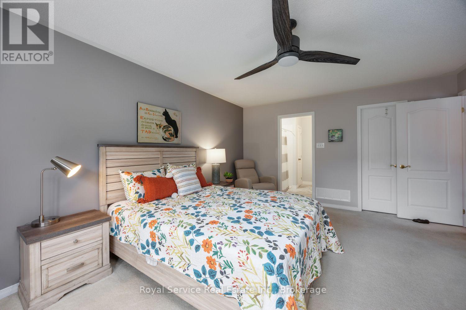 #6 877 WENTWORTH STREET - 20