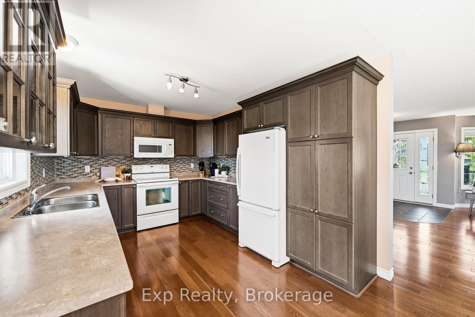 1266 ASHLAND DRIVE - 11