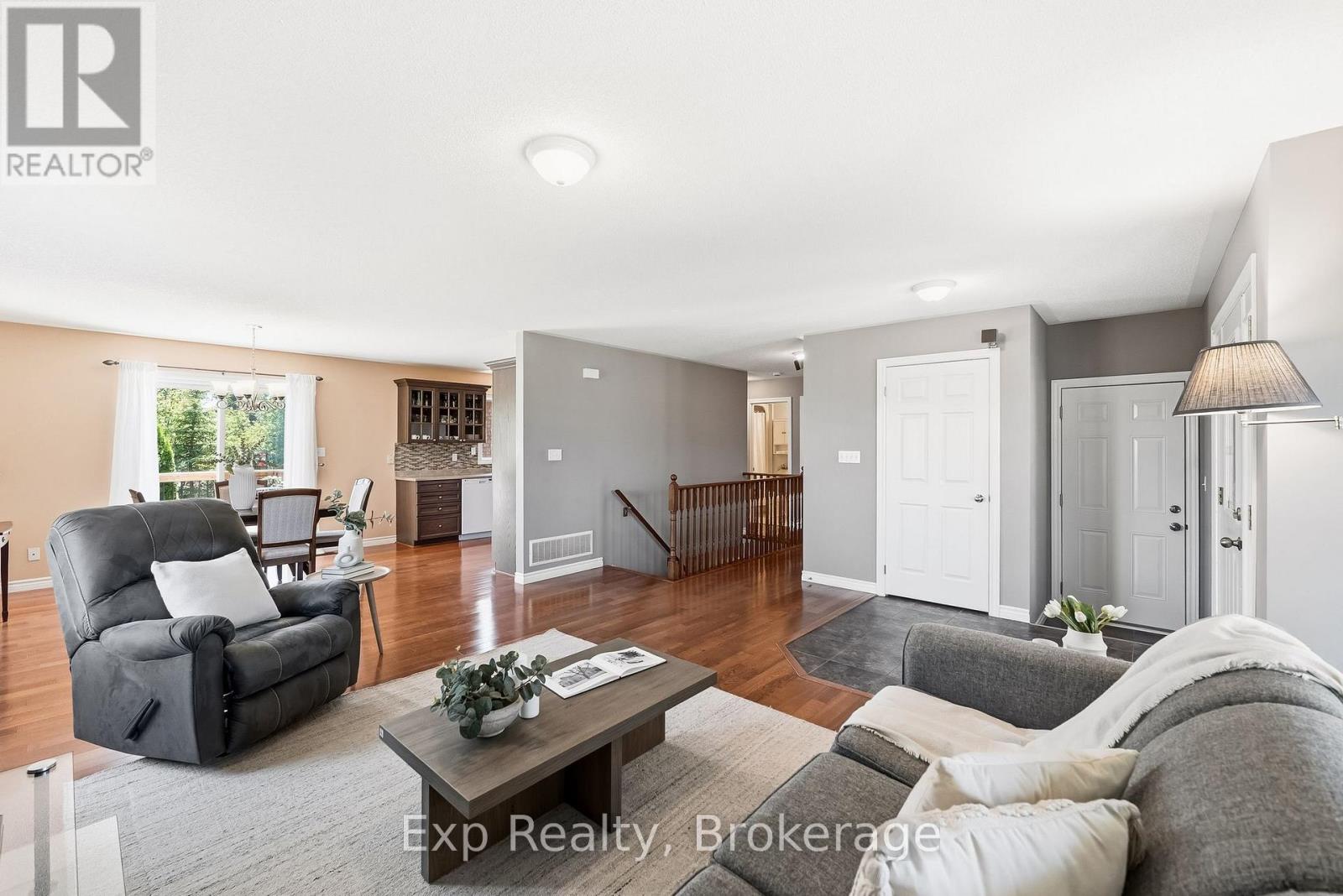 1266 ASHLAND DRIVE - 19