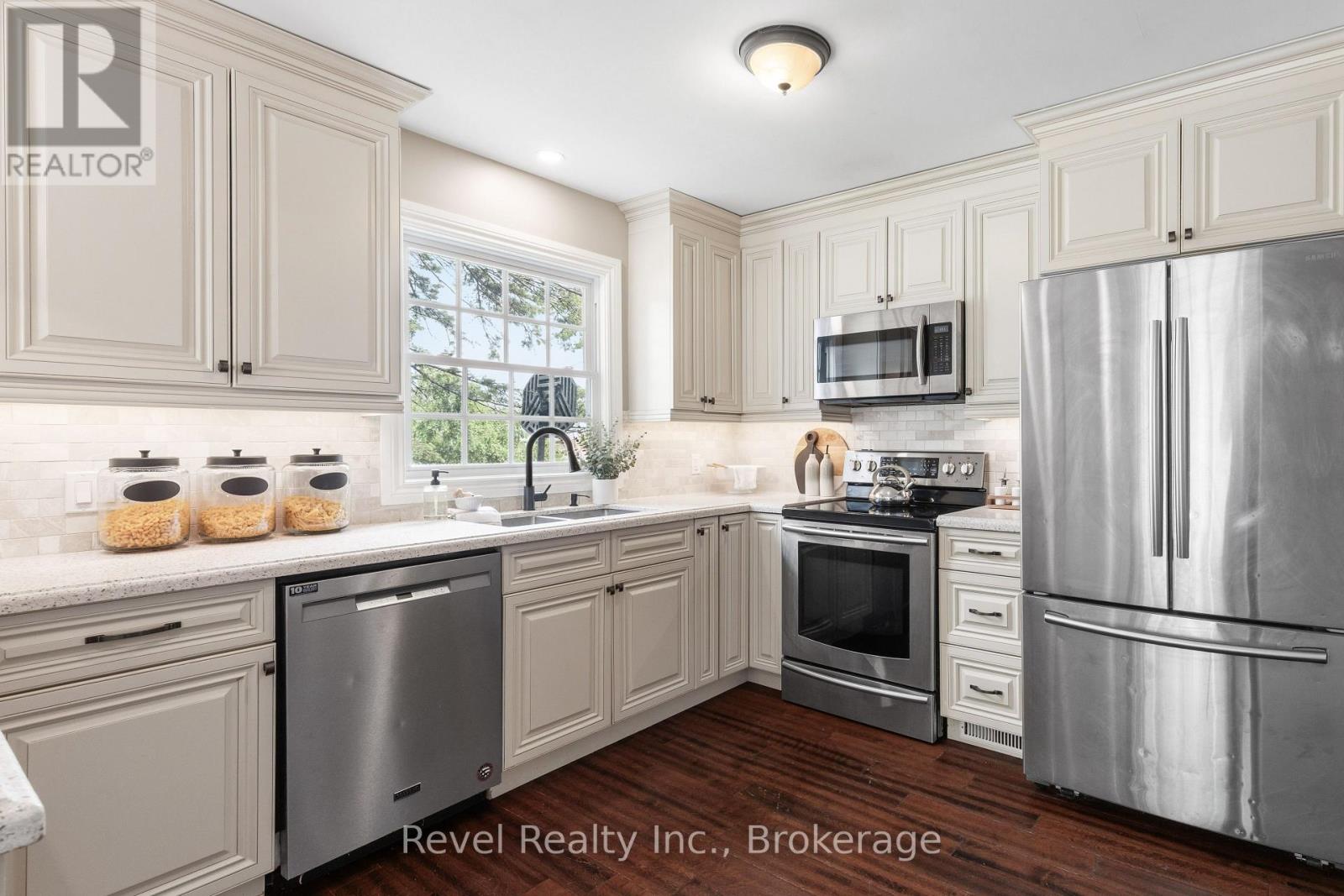 81 SANDERLING CRESCENT - 14