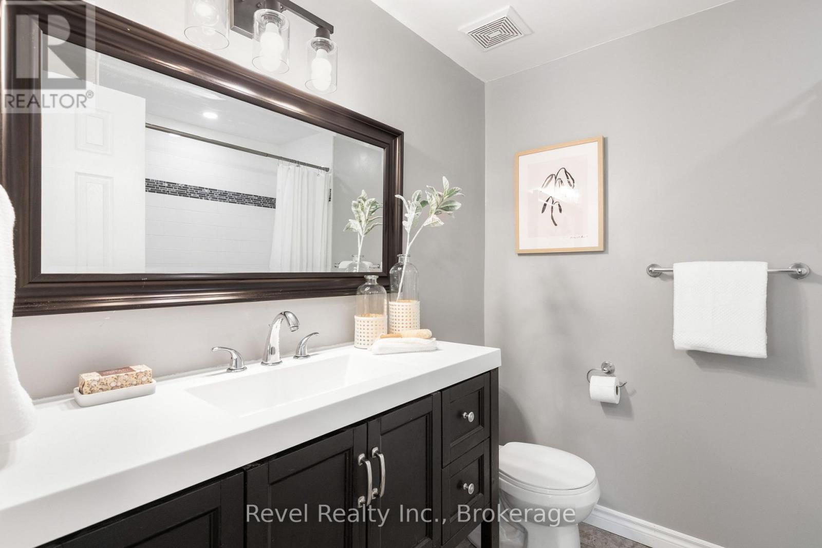 81 SANDERLING CRESCENT - 32