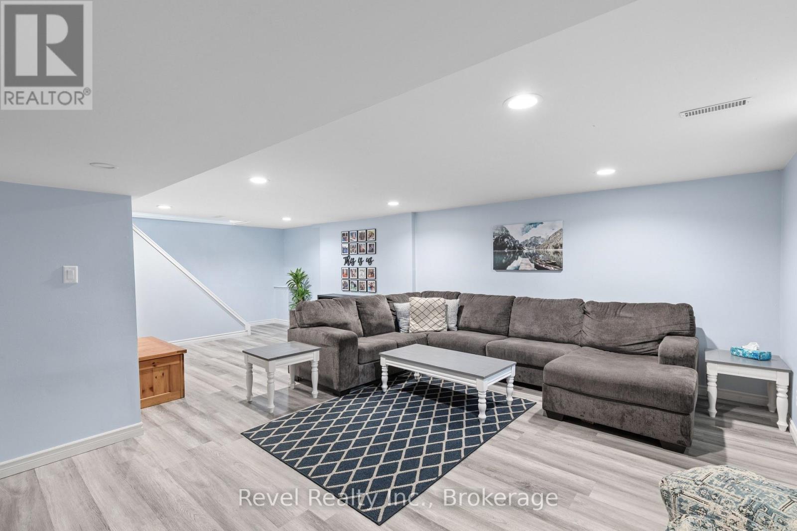 81 SANDERLING CRESCENT - 33