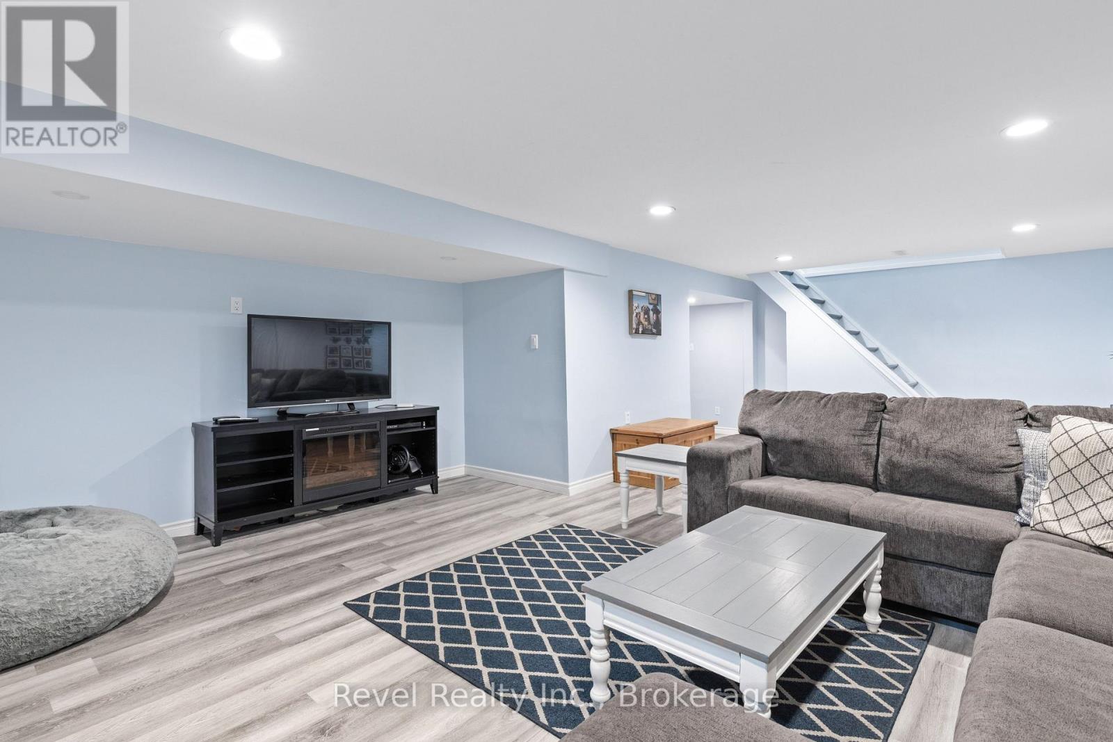 81 SANDERLING CRESCENT - 34