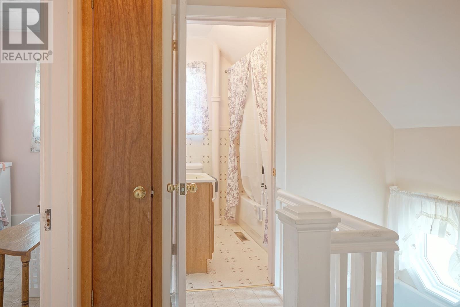 8 Wellington Road - Image 16