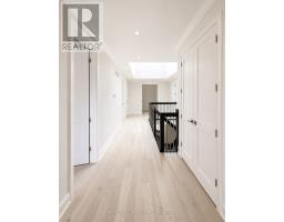 Living room - 2588 Sharon Crescent, Mississauga, ON L5C1Y8 Photo 10